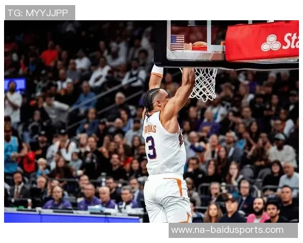 手感不佳也能串联全场，布克半场奋勇表现背后的不屈精神