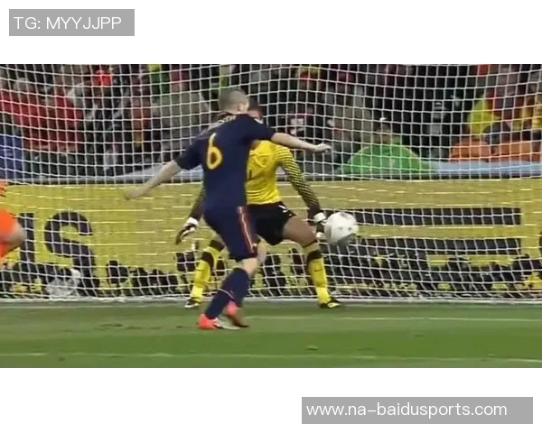 西班牙队球衣设计师：深蓝色致敬2010世界杯和伊涅斯塔绝杀球