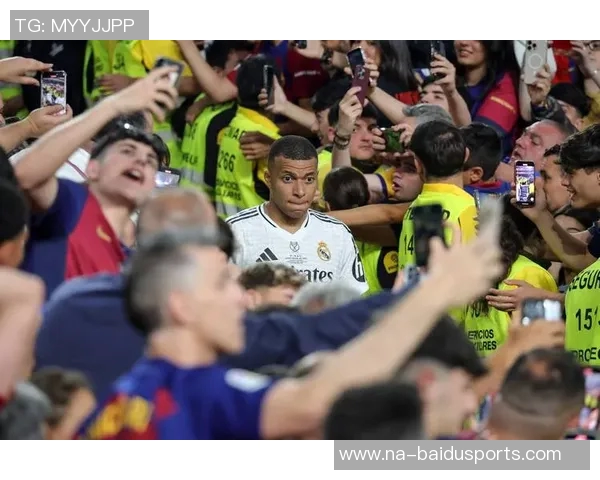 龙赛罗:姆巴佩和10号无比契合,他已穿上2026金球奖得主外衣 龙赛罗:姆巴佩和10号无比契合,他已穿上2026金球奖得主外衣